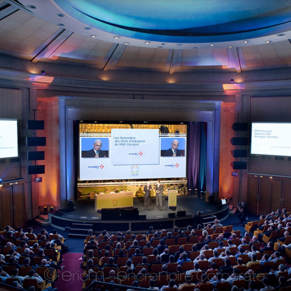 Corporate Photographer Paris http://www.encrenoire-corporate.com/imagess/topics/vinci-energies-colloque-versailles/Vinci-Energies-Versailles-500.jpg