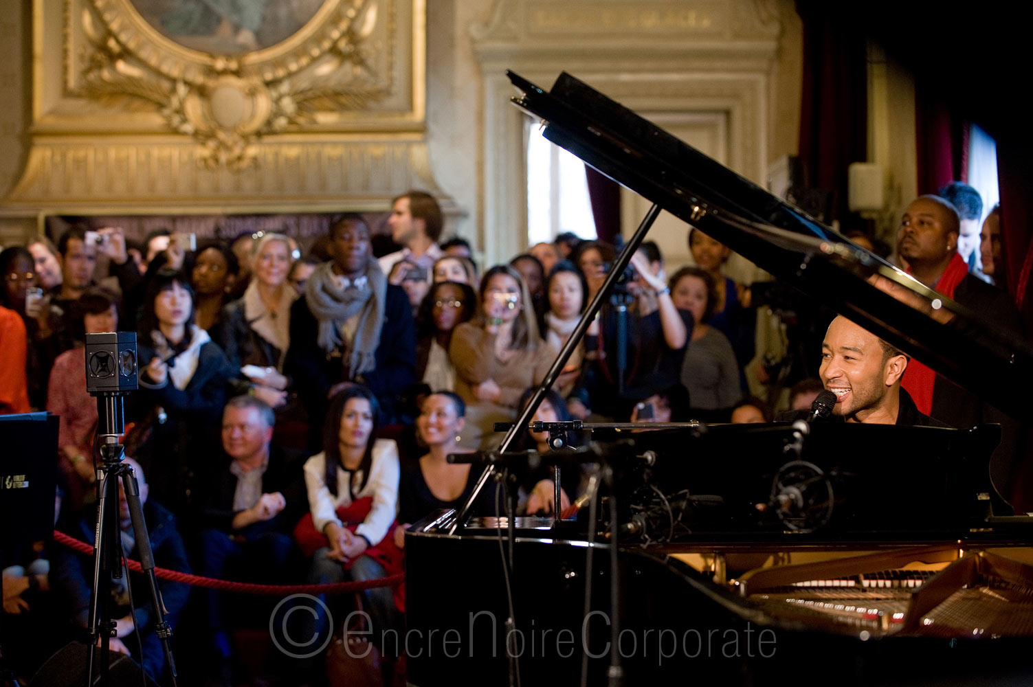 John Legend Paris